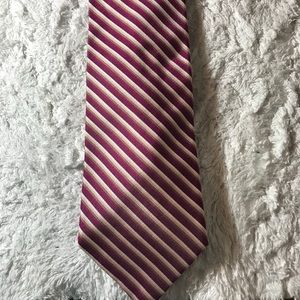 Brooks Brothers 100% silk striped pattern necktie